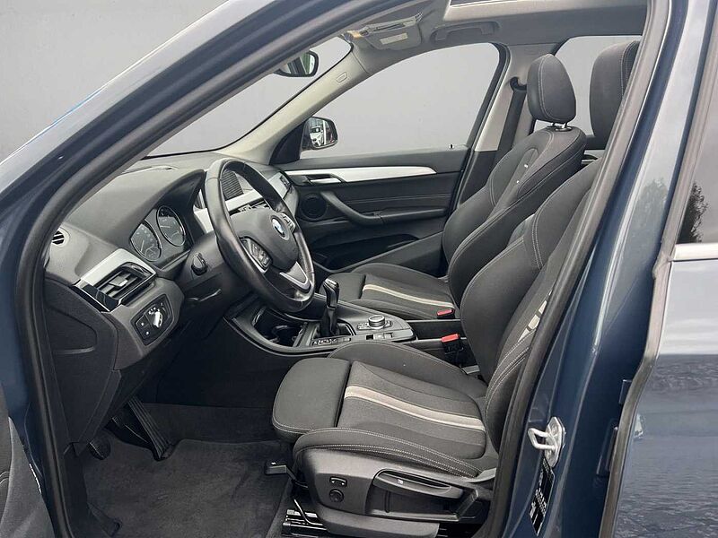 BMW X1 sDrive18d Advantage HiFi LED Pano. Dach Navi