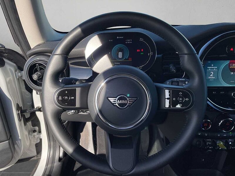 MINI COOPER SE CLASSIC TRIM LED NAVI TEMPOMAT PDC SHZ