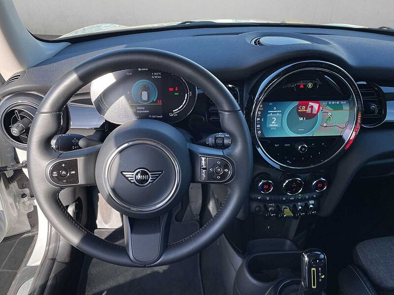 MINI COOPER SE CLASSIC TRIM LED NAVI TEMPOMAT PDC SHZ