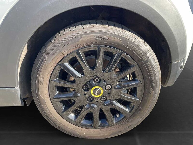 MINI COOPER SE CLASSIC TRIM LED NAVI TEMPOMAT PDC SHZ