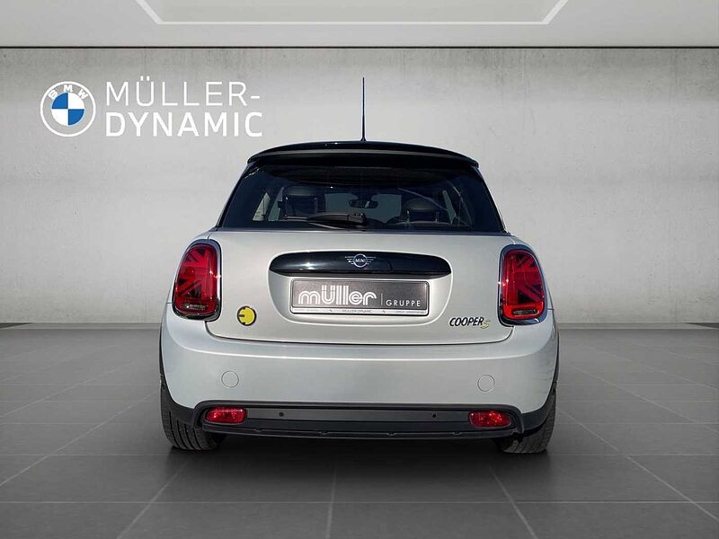 MINI COOPER SE CLASSIC TRIM LED NAVI TEMPOMAT PDC SHZ