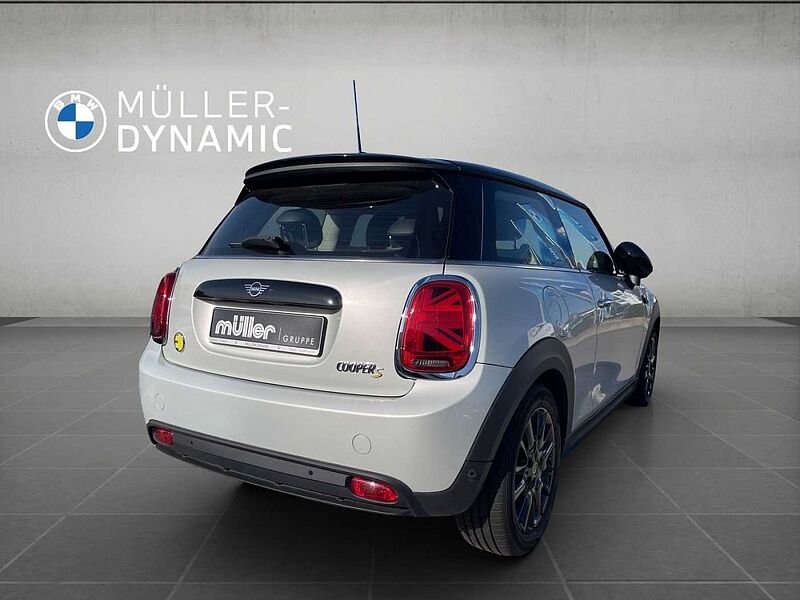 MINI COOPER SE CLASSIC TRIM LED NAVI TEMPOMAT PDC SHZ