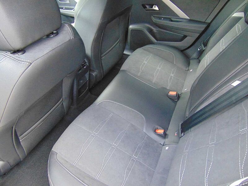 Opel Astra Sports Tourer 1.2 Turbo Hybrid 48 V GS