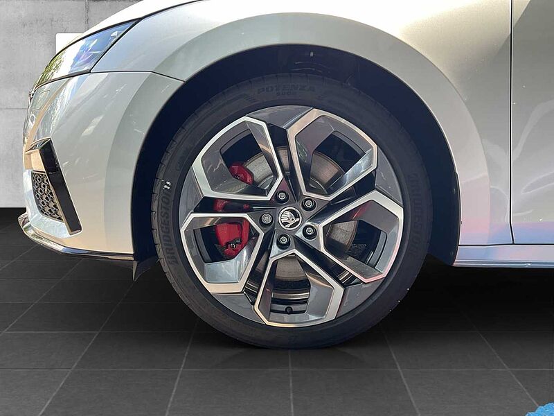 SKODA Octavia Combi RS 2.0 TSI DSG