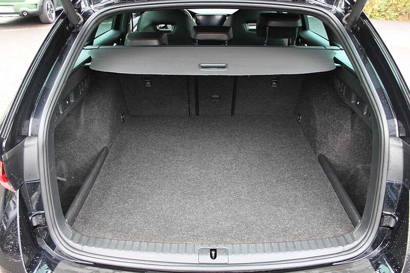 SKODA Octavia Combi iV 1.4 TSI DSG RS First Edition