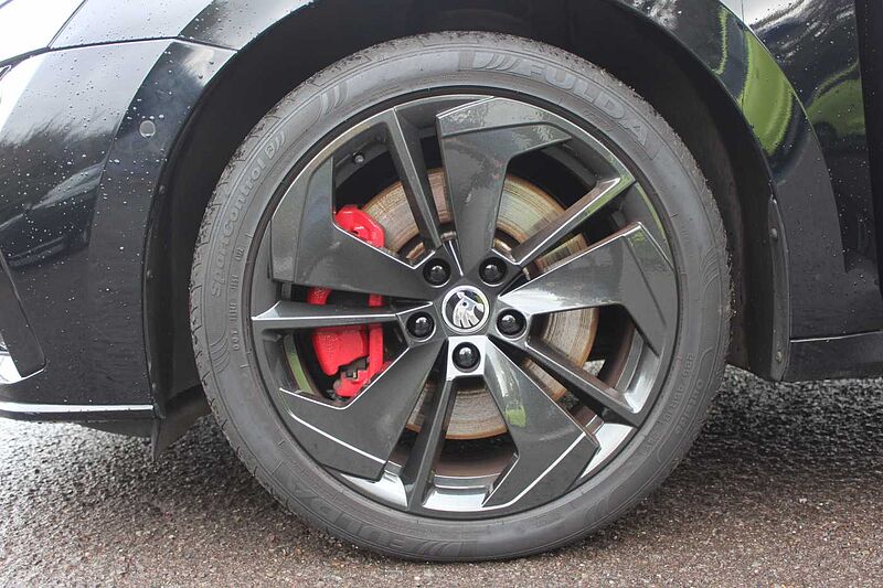 SKODA Octavia Combi iV 1.4 TSI DSG RS First Edition