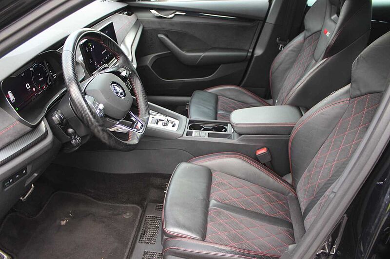 SKODA Octavia Combi iV 1.4 TSI DSG RS First Edition