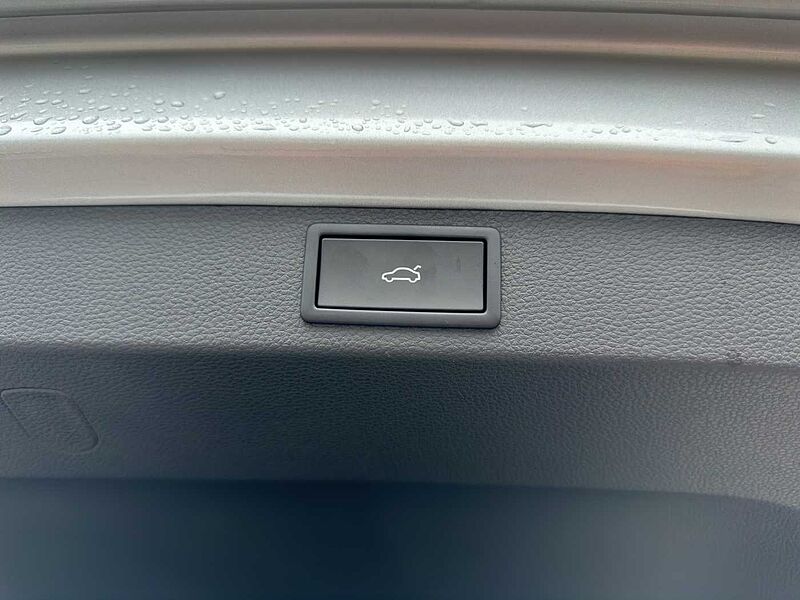 SKODA Karoq Sportline 1.5 TSI DSG