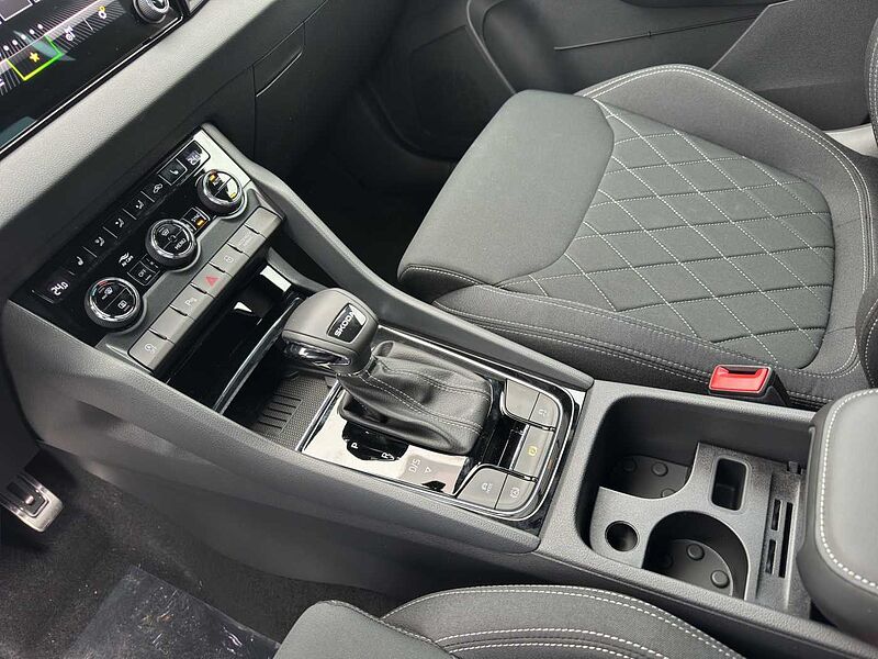 SKODA Karoq Sportline 1.5 TSI DSG