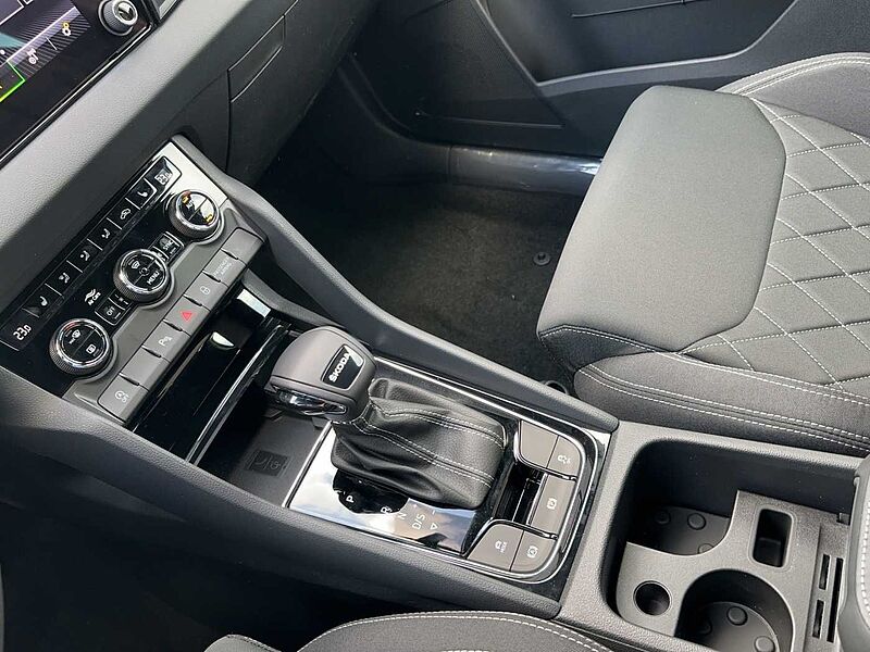 SKODA Karoq Sportline 1.5 TSI DSG