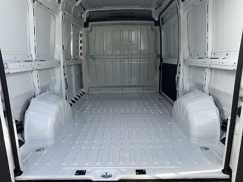 Peugeot Boxer 335 BlueHDi 2.2 140 L3H2
