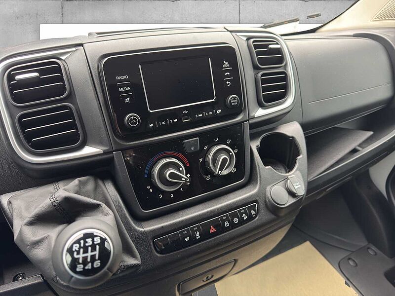 Peugeot Boxer 335 BlueHDi 2.2 140 L3H2