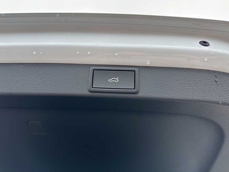 SKODA Octavia Combi Selection 2.0 TDI DSG