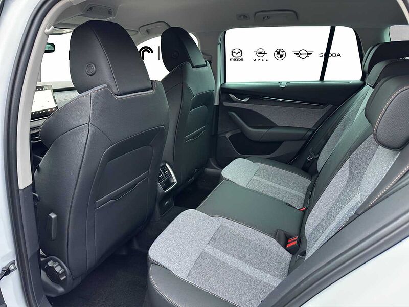SKODA Octavia Combi Selection 2.0 TDI DSG