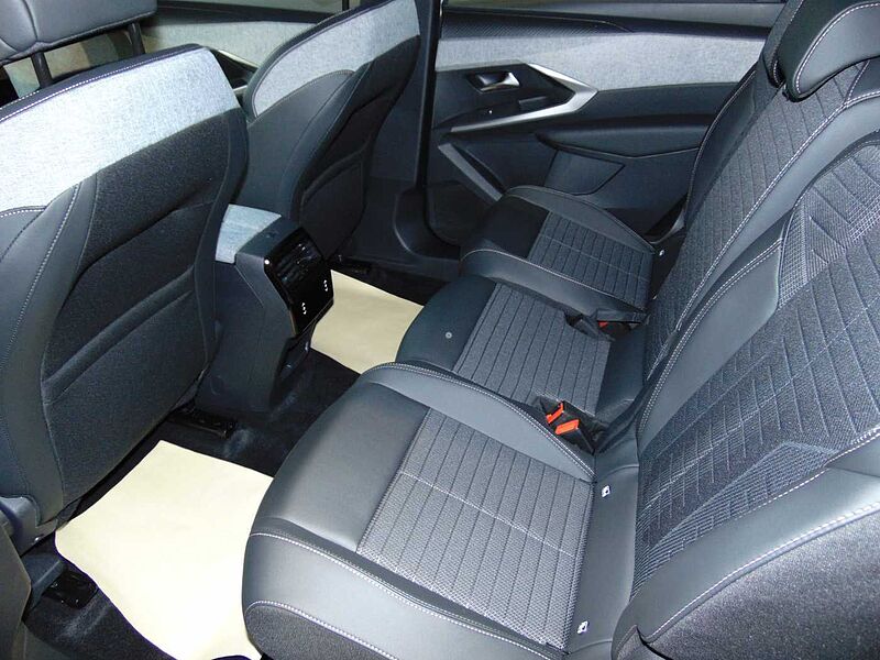 Peugeot 5008 Allure Hybrid 136 e-DSC6