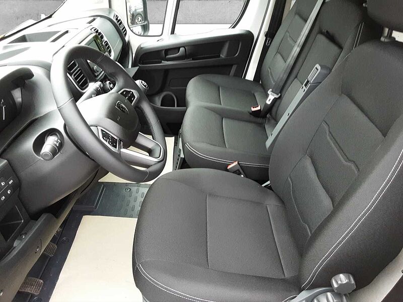 Peugeot Boxer 335 BlueHDi 2.2 140 L2H2