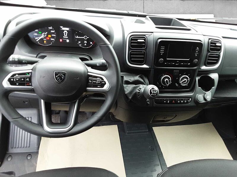 Peugeot Boxer 335 BlueHDi 2.2 140 L2H2
