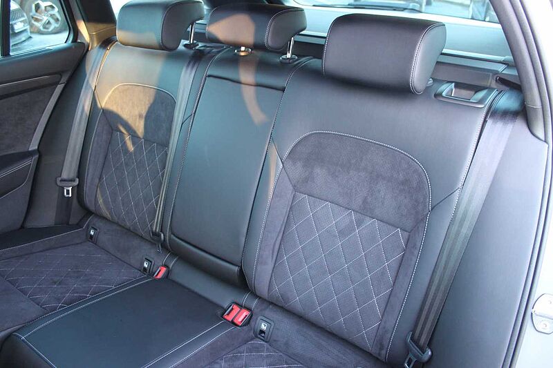 SKODA Superb Combi 2.0 TSI 4x4 DSG Sportline