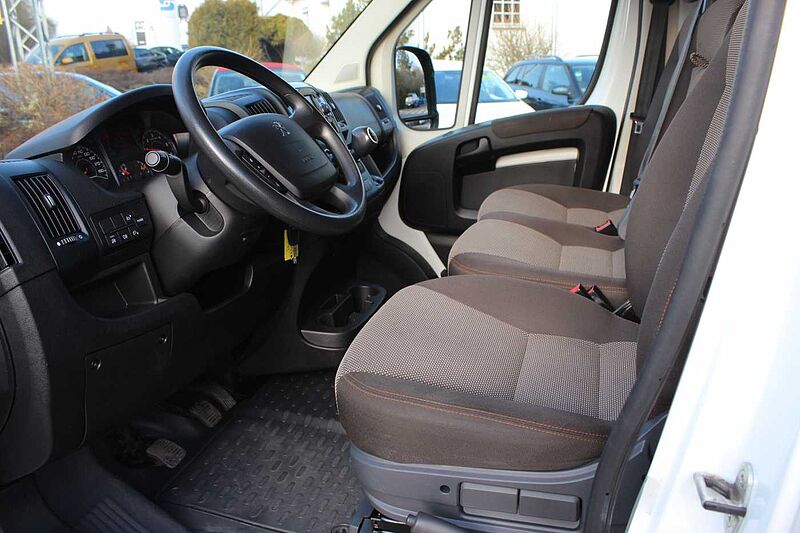 Peugeot Boxer 330 BlueHDi L2H2 S&S Pro
