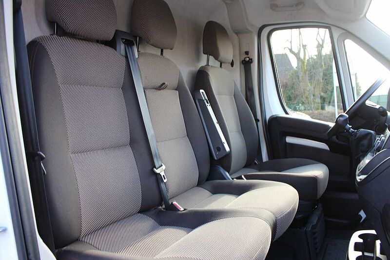 Peugeot Boxer 330 BlueHDi L2H2 S&S Pro