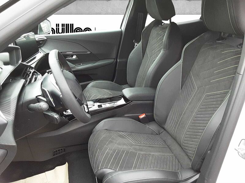 Peugeot 2008 GT Hybrid 136 e-DSC