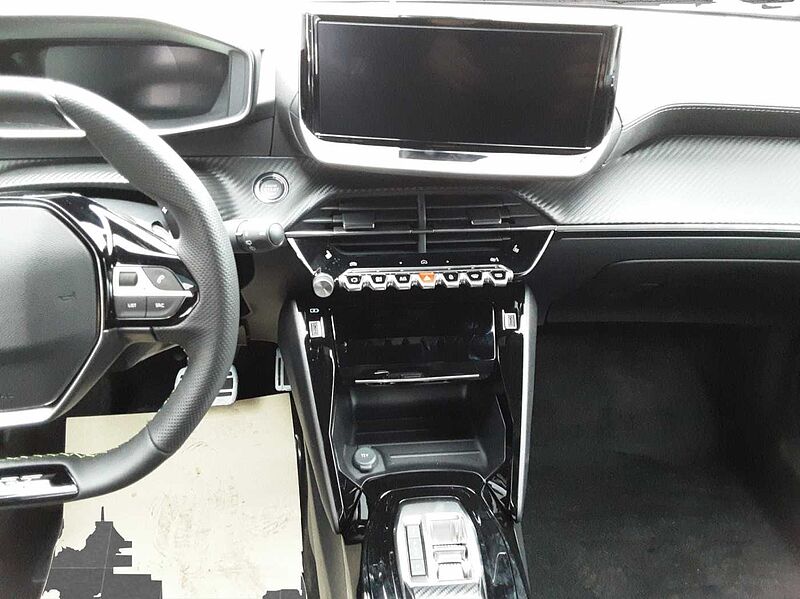 Peugeot 2008 GT Hybrid 136 e-DSC