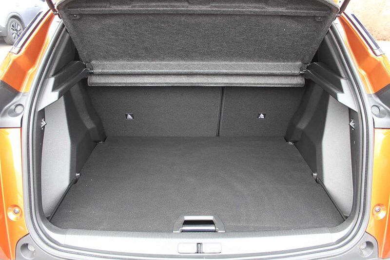 Peugeot 2008 PureTech 130 EAT8 Allure Pack
