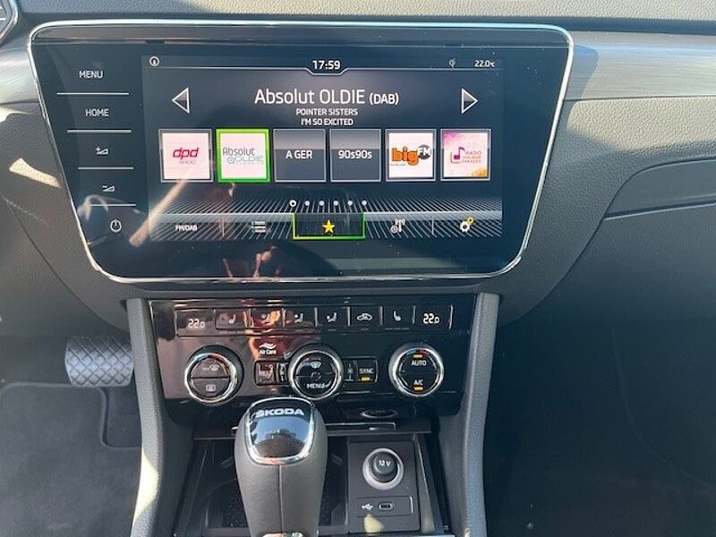 SKODA Superb III Combi Diesel 2.0 TDI DSG Style