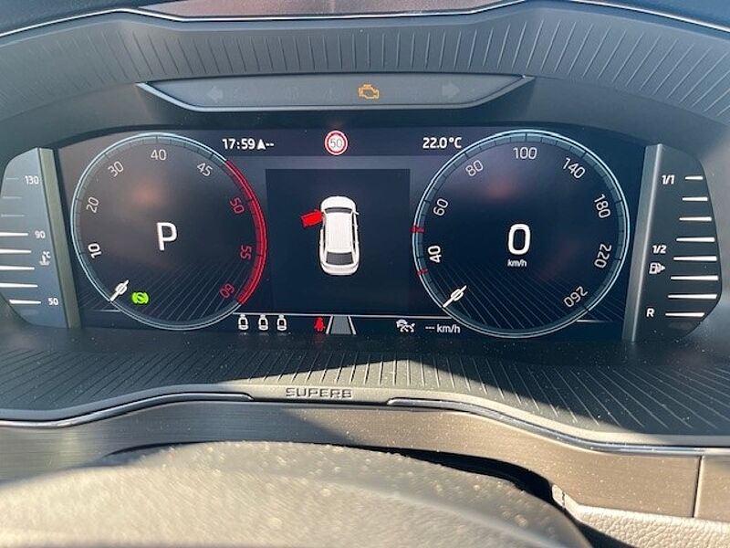 SKODA Superb III Combi Diesel 2.0 TDI DSG Style