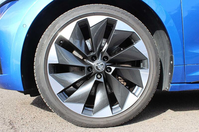 SKODA Enyaq iV 80x Sportline