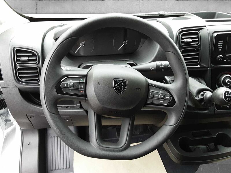Peugeot Boxer 330 BlueHDi 2.2 120 L2H1
