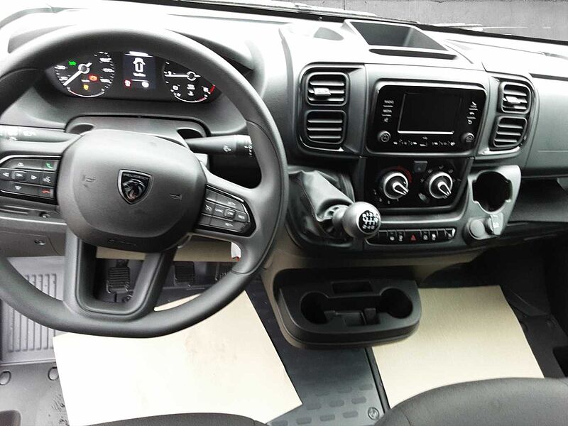 Peugeot Boxer 330 BlueHDi 2.2 120 L2H1