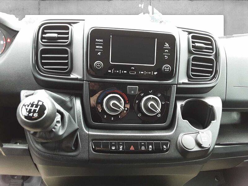 Peugeot Boxer 330 BlueHDi 2.2 120 L2H1