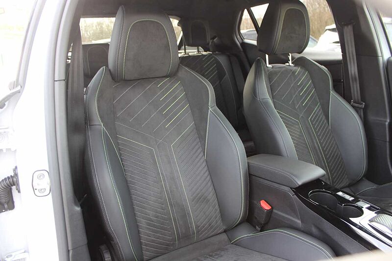 Peugeot 2008 BlueHDi 130 EAT8 GT