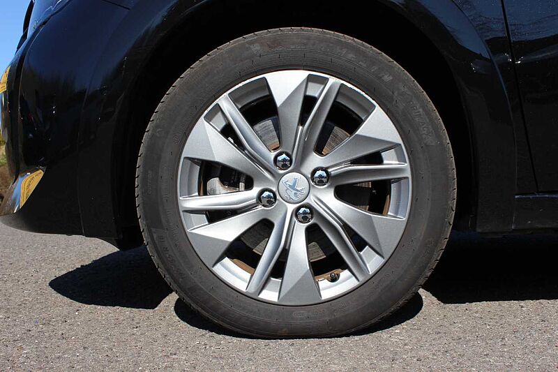 Peugeot 208 Elektromotor 136 Allure Pack