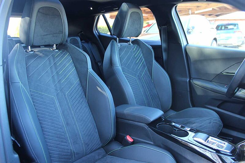 Peugeot 2008 BlueHDi 130 EAT8 GT
