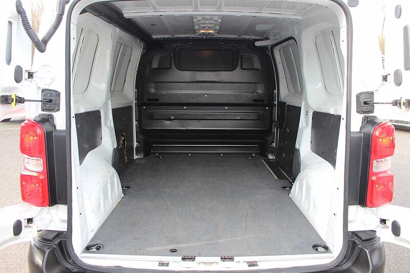 Peugeot Expert BlueHDi 120 L2H1 Pro