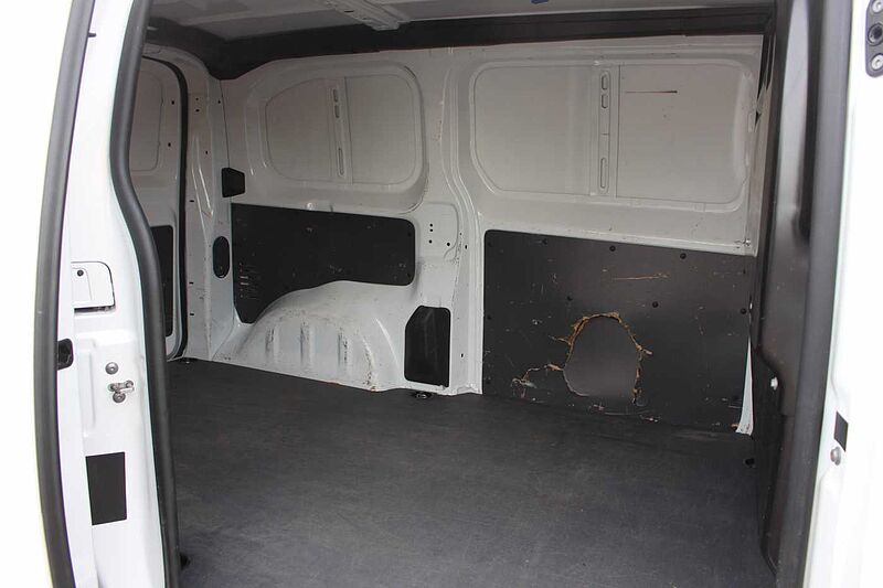 Peugeot Expert BlueHDi 120 L2H1 Pro