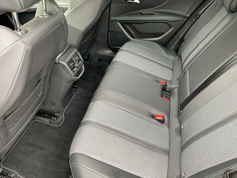 Peugeot 3008 PureTech 130 Stop & Start GPF EAT8 Allure Pack