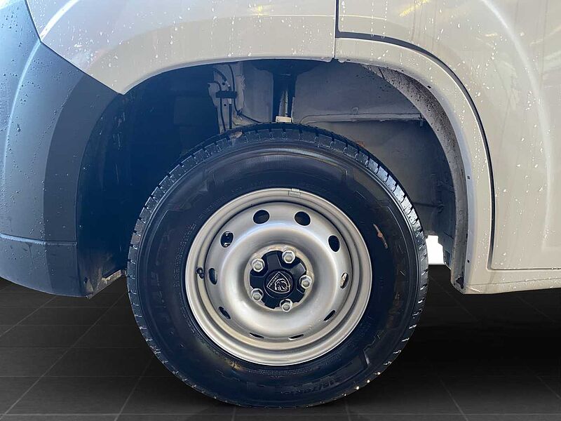 Peugeot Boxer 335 BlueHDi 2.2 140 L2H2