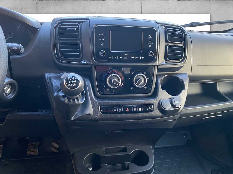 Peugeot Boxer 335 BlueHDi 2.2 140 L2H2