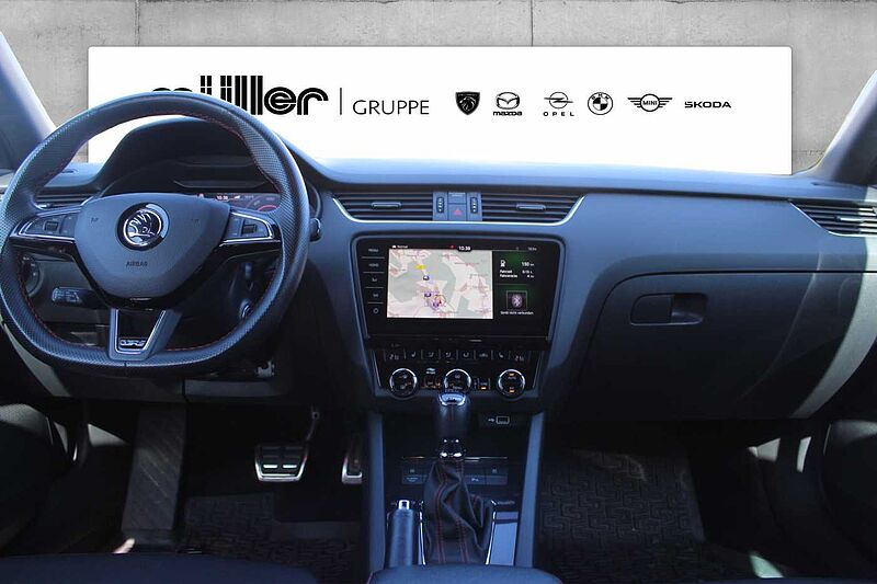 SKODA Octavia Combi 2.0 TSI DSG RS