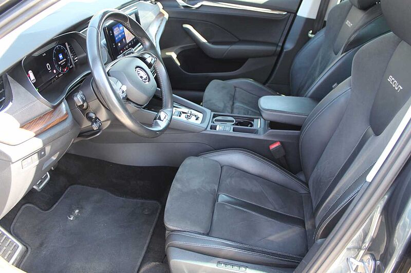 SKODA Octavia Combi 2.0 TDI DSG 4x4 Scout