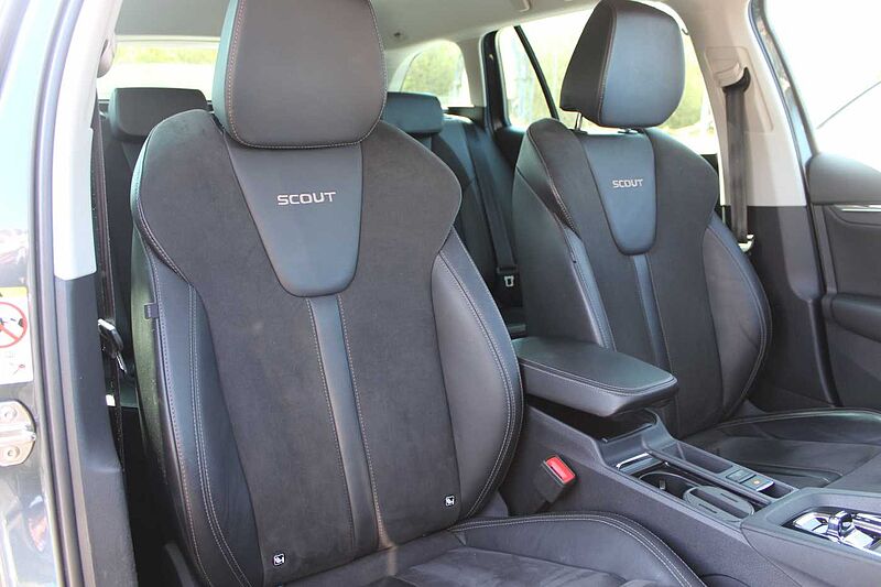 SKODA Octavia Combi 2.0 TDI DSG 4x4 Scout
