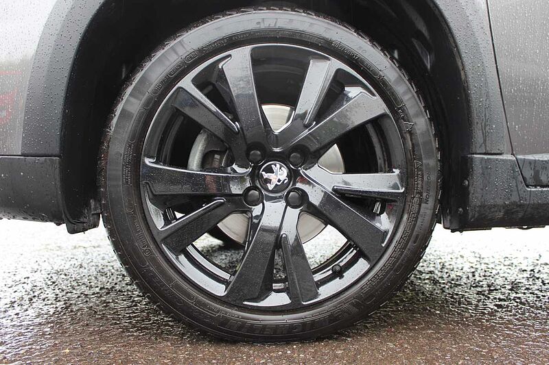 Peugeot 2008 PureTech 130 Allure inkl. GT-Line