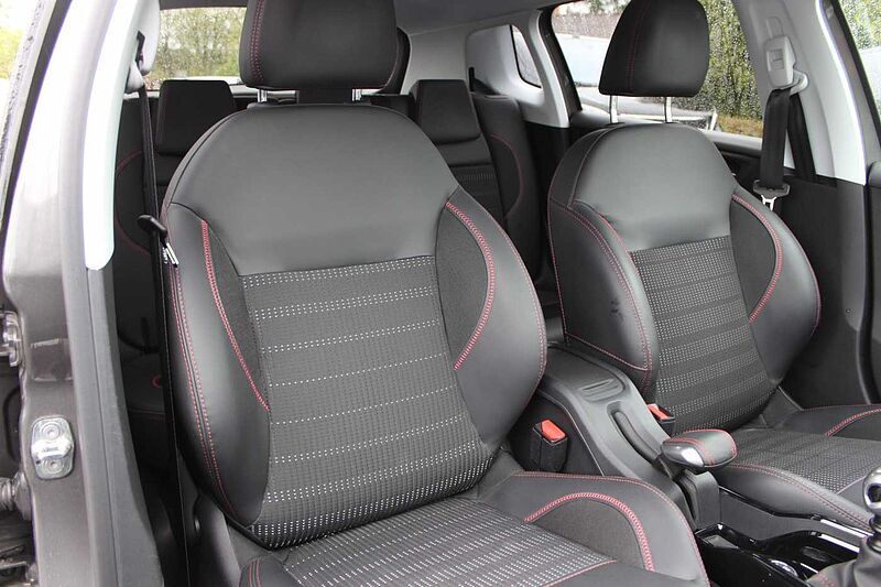 Peugeot 2008 PureTech 130 Allure inkl. GT-Line