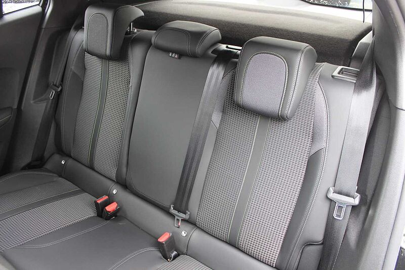 Peugeot 2008 PureTech 130 EAT8 Allure inkl. GT-Line