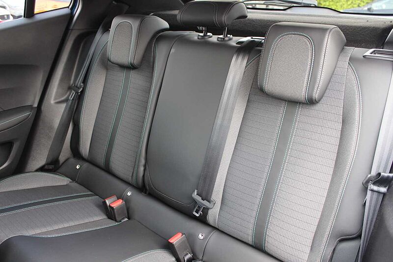 Peugeot 2008 PureTech 100 Allure Pack