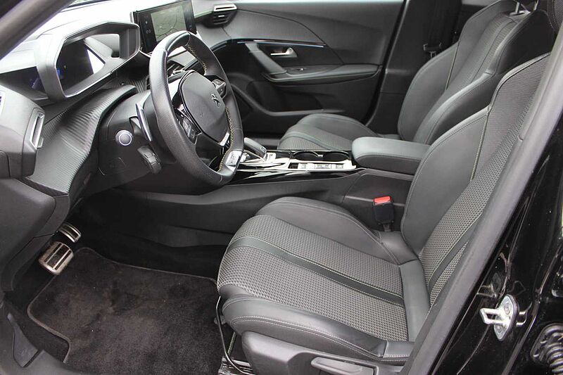 Peugeot 2008 BlueHDi 130 EAT8 GT
