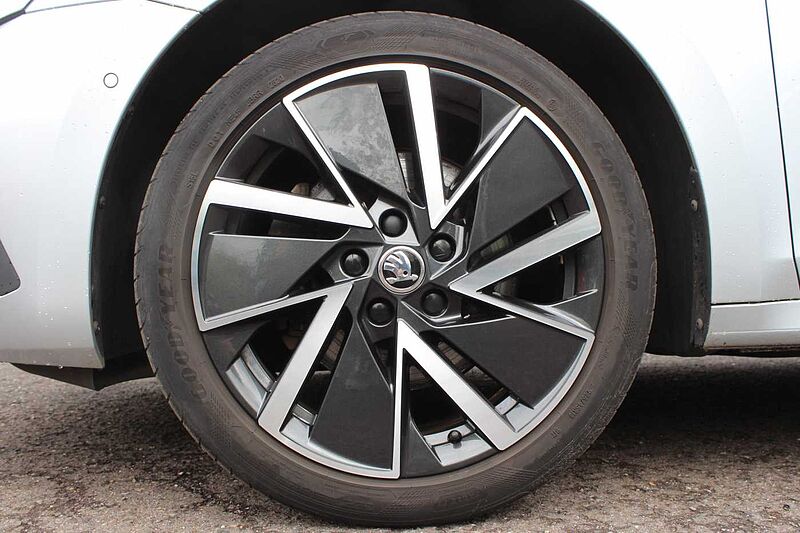 SKODA Octavia Combi Hybrid 1.4 TSI DSG First Edition